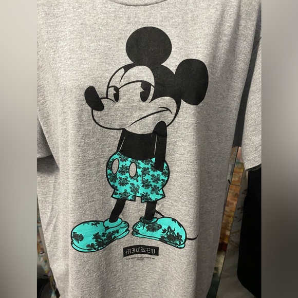 EUC Disney Mickey Mouse Neff T-shirt Gray Size Large - Picture 2 of 7